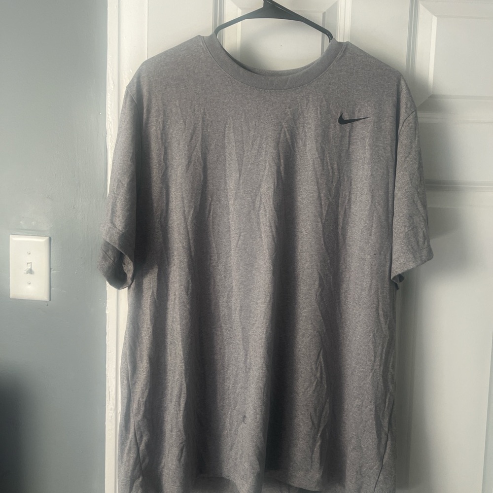 Nike Men's Heather Gray Short Sleeve Tee